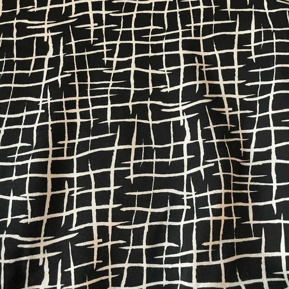 𝅺CRISTINA MARTINEZ GENDER INCLUSIVE GRAPHIC FLEECE HOODIE IN BLACK LADDE… - Picture 8 of 12